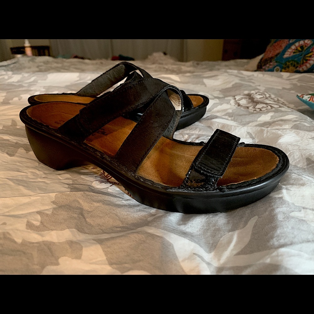 Naot 38 7.5 comfort heel wedge walking dress sandal black NEW